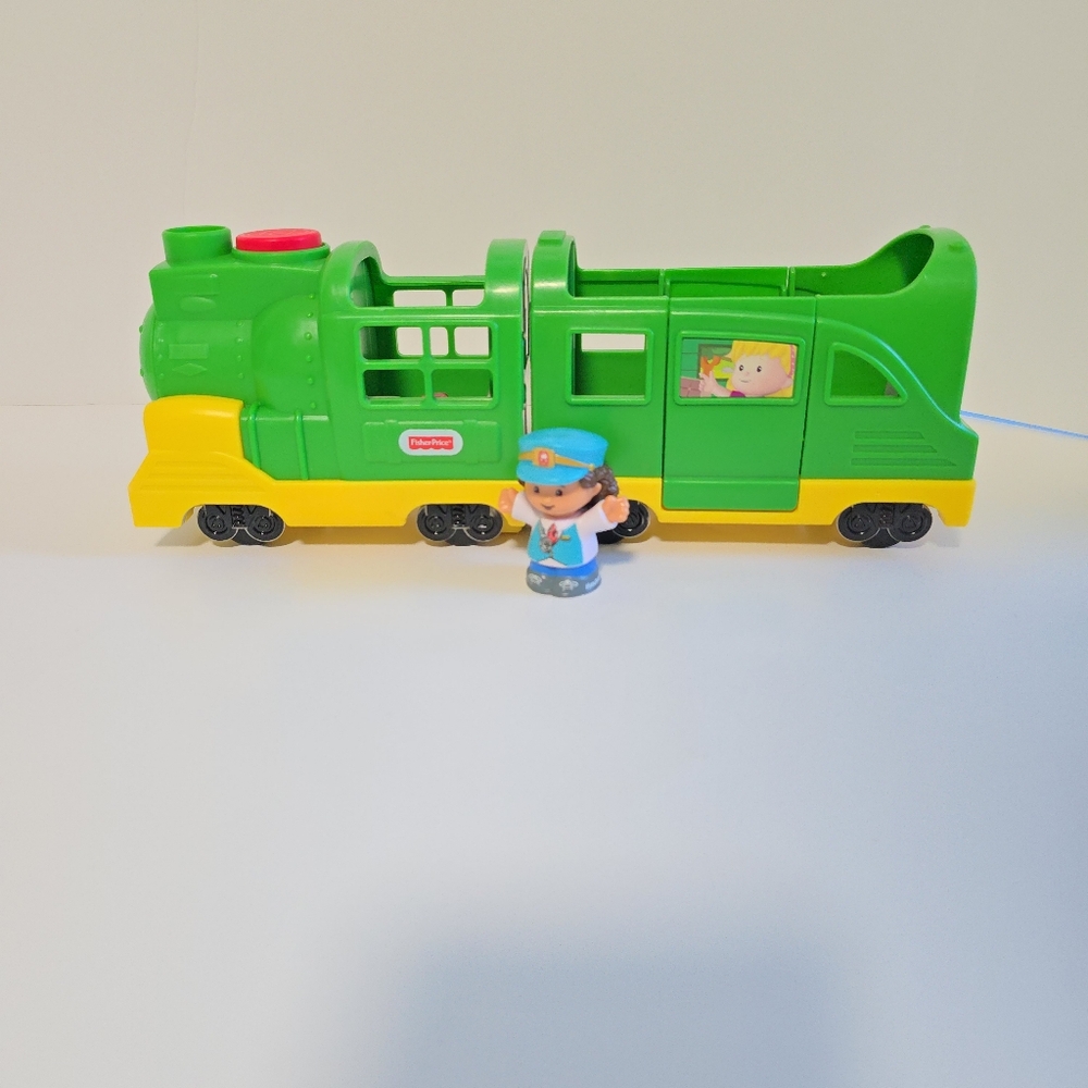 Fisher Price Little People Friendly Green Passenger Train with Sounds & Light - Picture 4 of 17